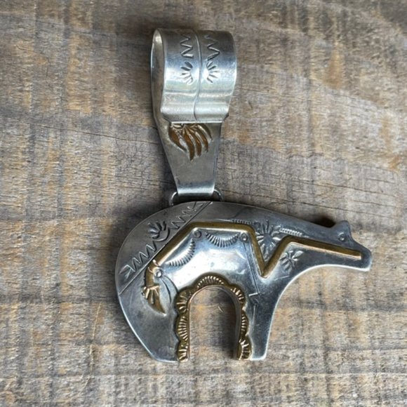 Very Large Spirit Bear Pendant Sterling Silver Native American Vintage - Picture 7 of 10